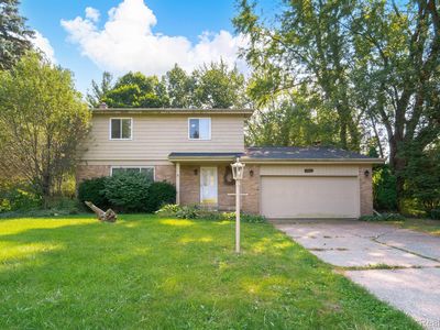 6547 Meadowwood Ln, Grand Blanc, MI, 48439