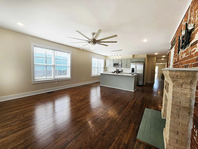 2529 E Admiral Pl #A — Photo 9