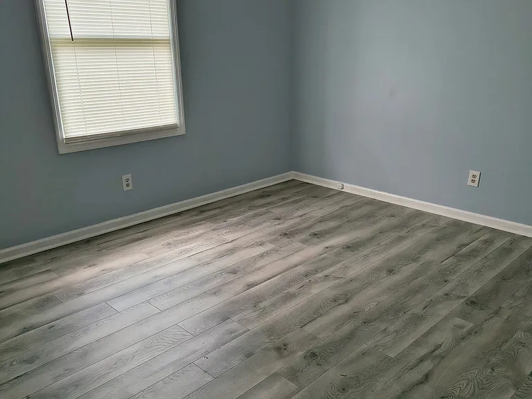 136 Ashville Dr — Photo 2