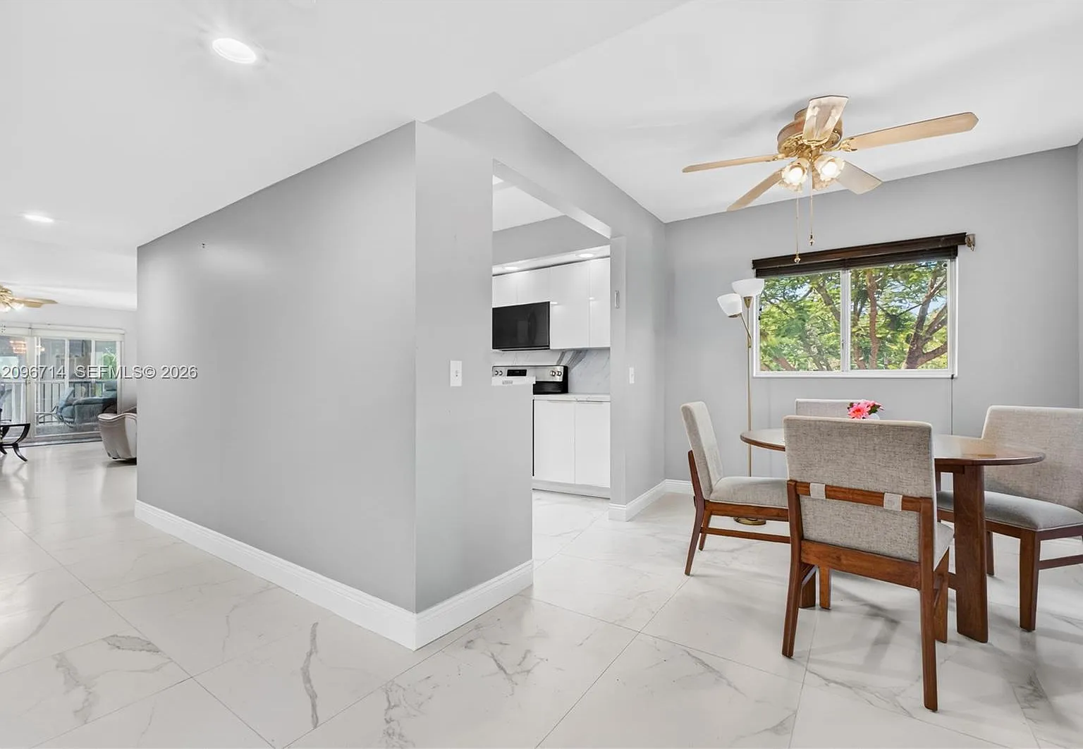 1651 SW 127th Ave — Photo 2