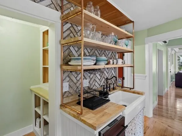 398 Lake Ave #2, Worcester, MA 01604