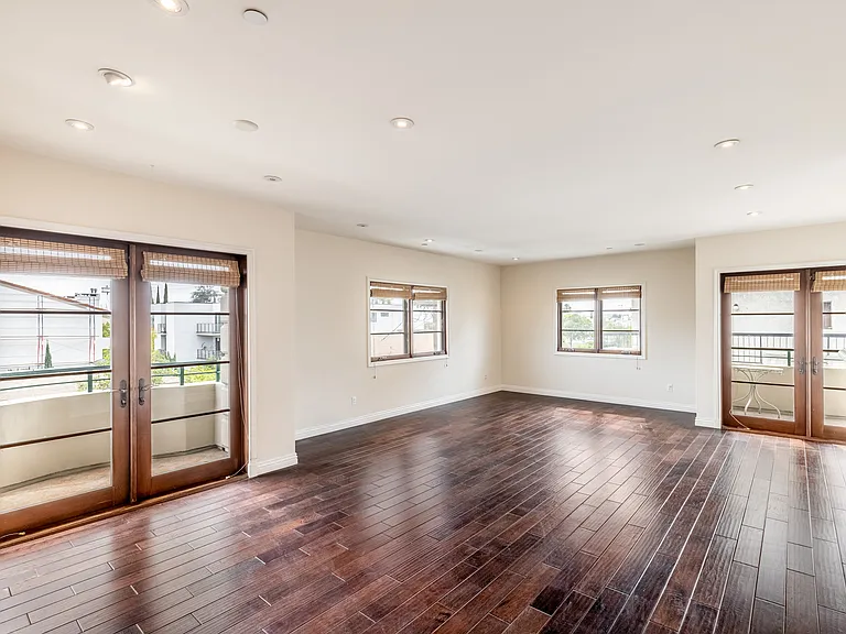 10707 W Missouri Ave #301 — Photo 3