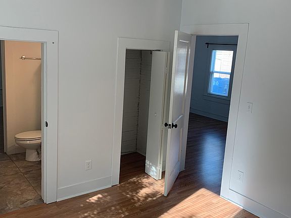 5th image of 696 W New England Ave