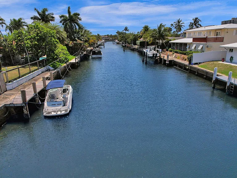 2051 Coral Reef Dr — Photo 47