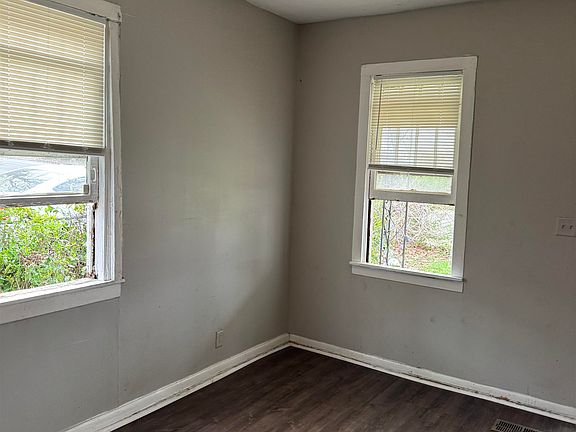3rd image of 2716 Deadrick Ave
