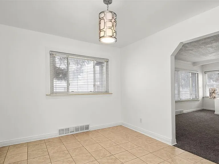 24868 Grove Ave — Photo 5