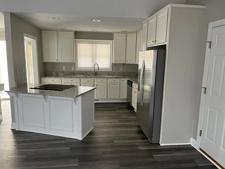 317 Primrose Ln — Photo 5