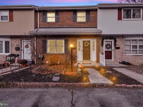 913 E Oak St, Palmyra, PA 17078