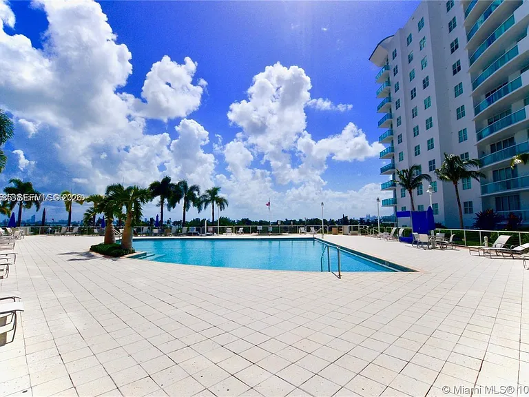 7900 Harbor Island Dr #806 — Photo 23