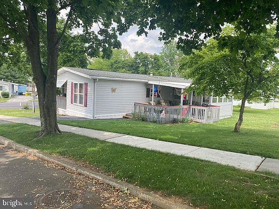 2nd image of 106 Beechwood Dr