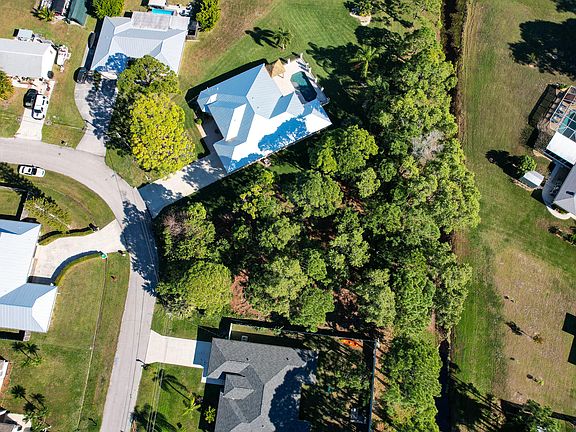 2nd image of 2296 SE Trillo Street
