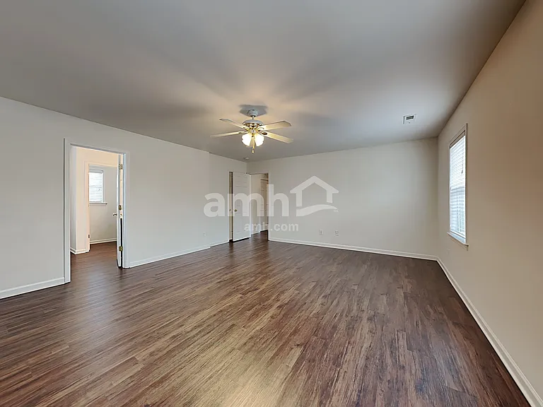 1843 Longmont Dr — Photo 10
