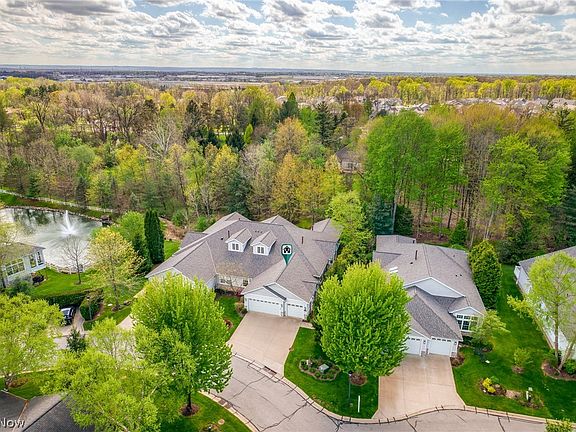 5th image of 364 Blossom Ln