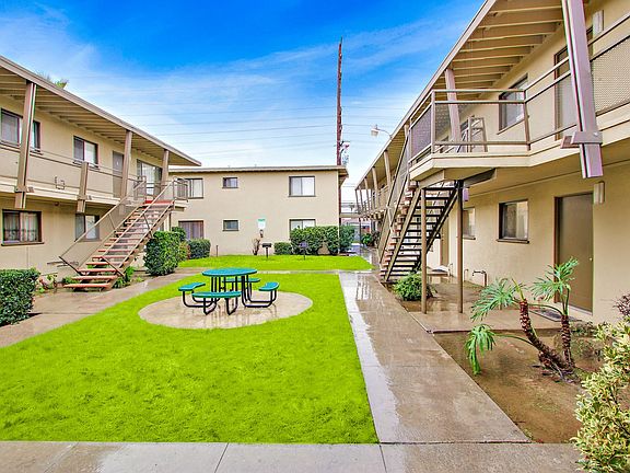 Glen haven courtyard