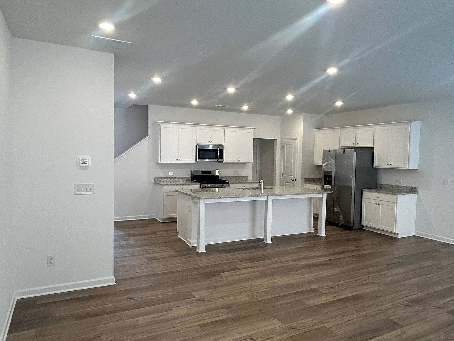 3 bed, 2.5 bath, 1796 sqft, $2,300 — Photo 4