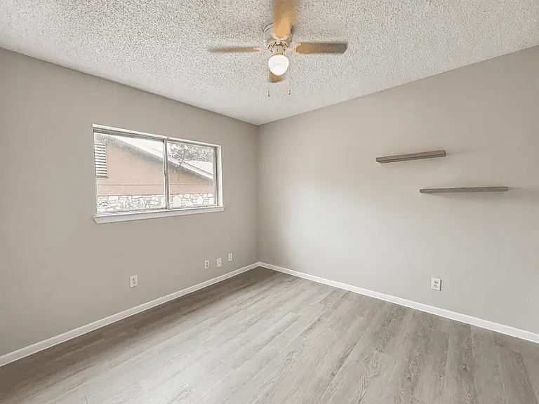 1034 Ericson Dr — Photo 10