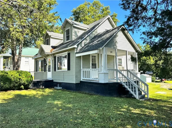 517 E Virginia Ave, Crewe, VA 23930