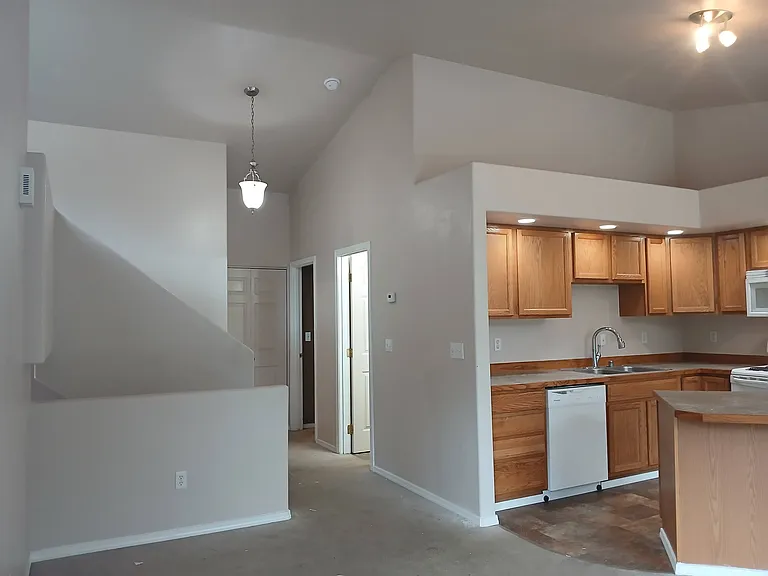 320 E Victor Cir #B — Photo 36
