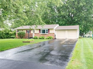 16 Sussex Rd, Rochester, NY 14623