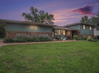 236 Drees Dr, Yankton, SD 57078