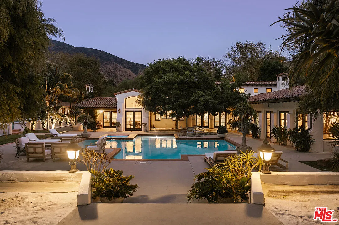 5 bed, 9.0 bath, 7692 sqft, $125,000 — Photo 1