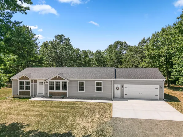 4525 Medler Dr #8, Morley, MI 49336