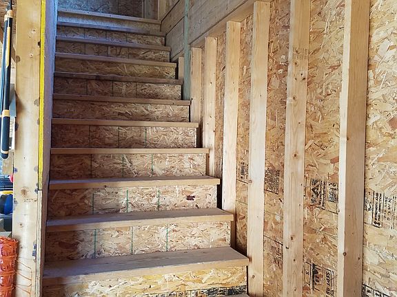 Stairs in Garage to Bonus Rm