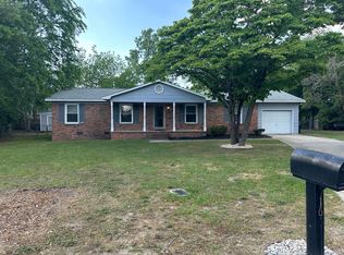 1600 Old English Ct, Fayetteville, NC 28304