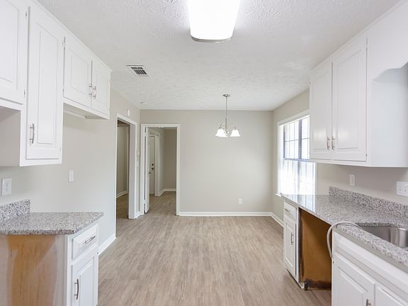 2nd image of 6100 Willow Glen Dr