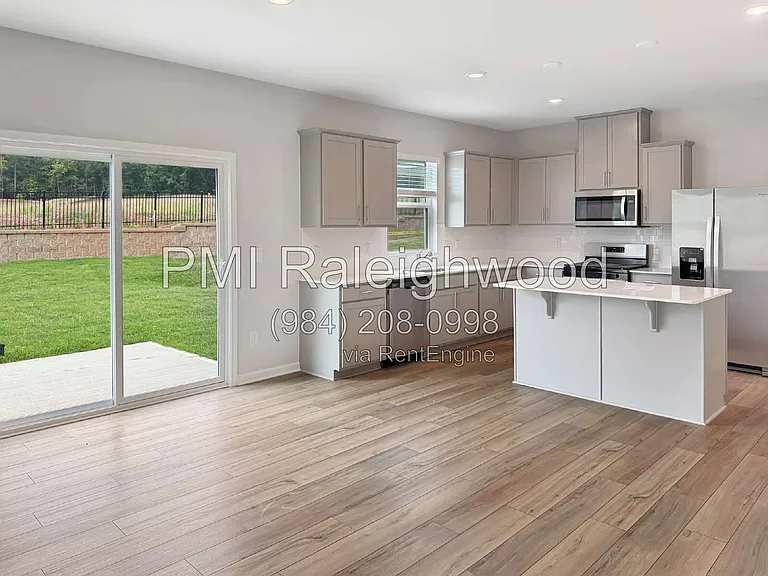 612 Westford Dr — Photo 5