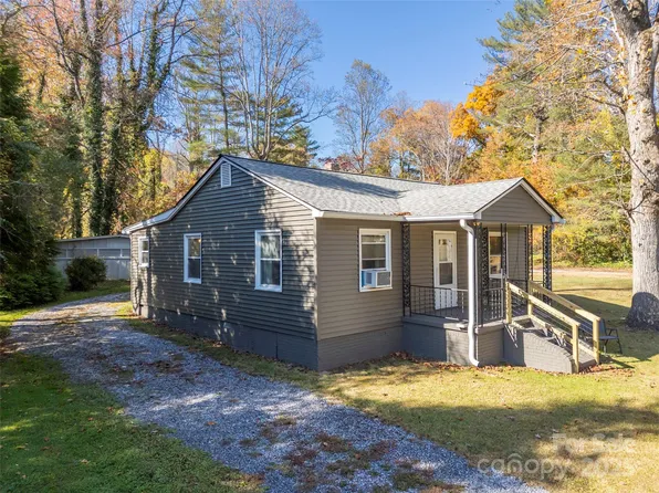 721 White Pine Dr, Laurel Park, NC 28739