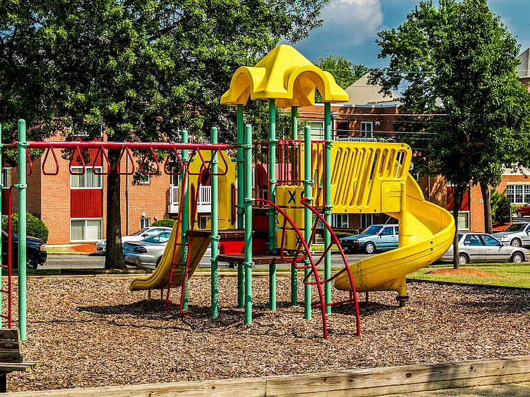Oxon Hill Village — Photo 21