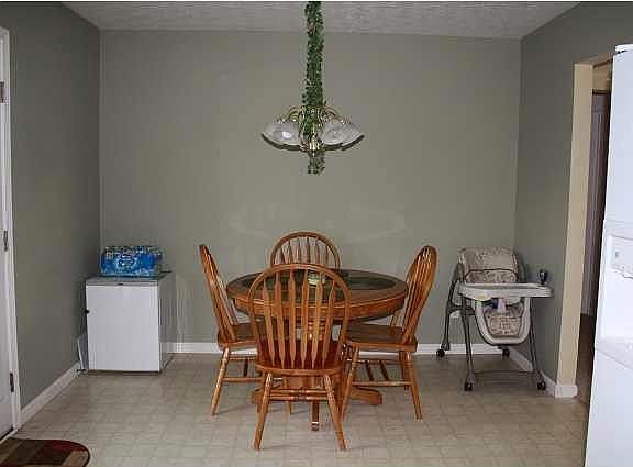 4th image of 194 Farmview Dr