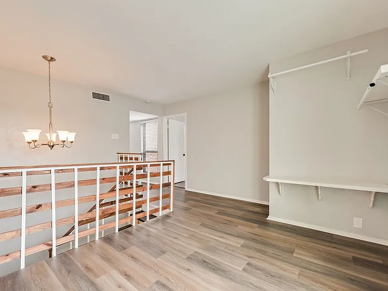 2203 Salem Dr — Photo 17