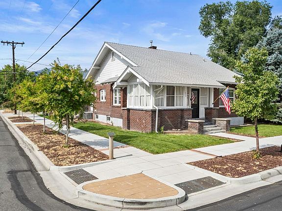 3rd image of 1600 Mono Ave