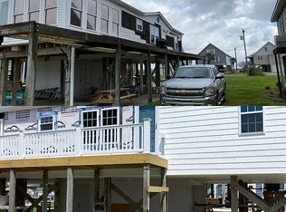 9055 9th St, Surf City, NC 28445