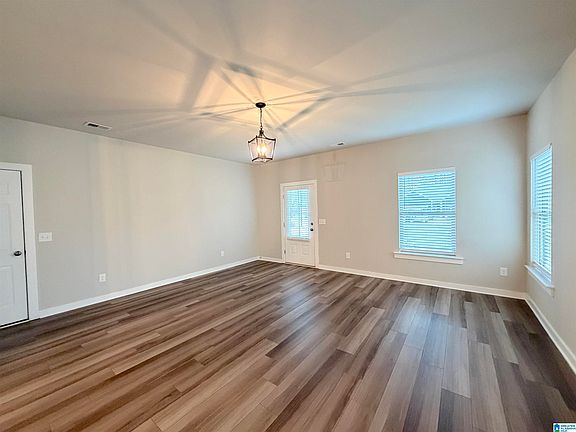 5th image of 285 Avalon Way