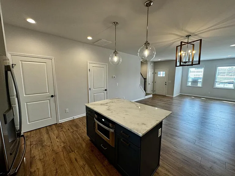 2050 Kyles Way — Photo 6