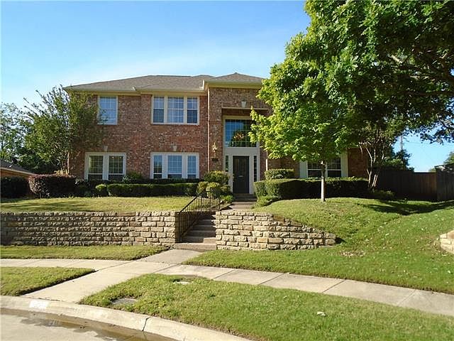 1st image of 737 Shorewood Dr