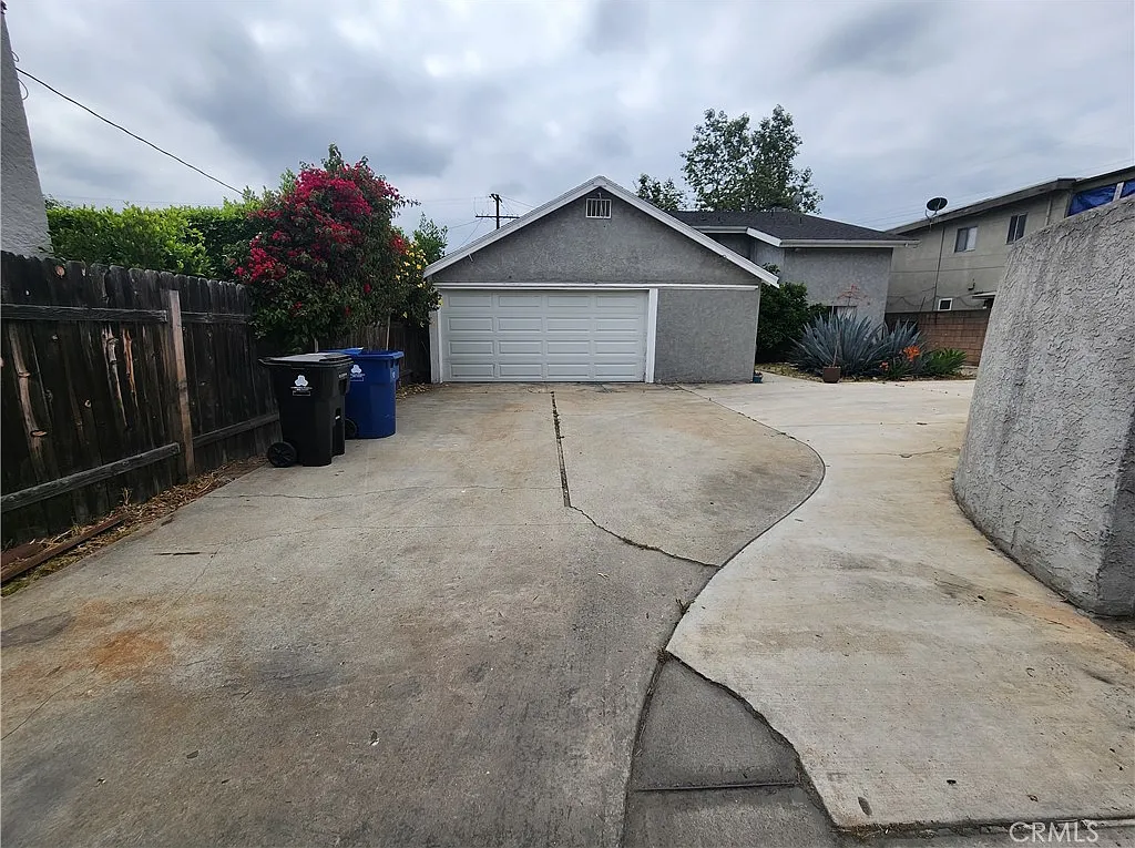 5 bed, 4.5 bath, 3478 sqft, $6,500 — Photo 3