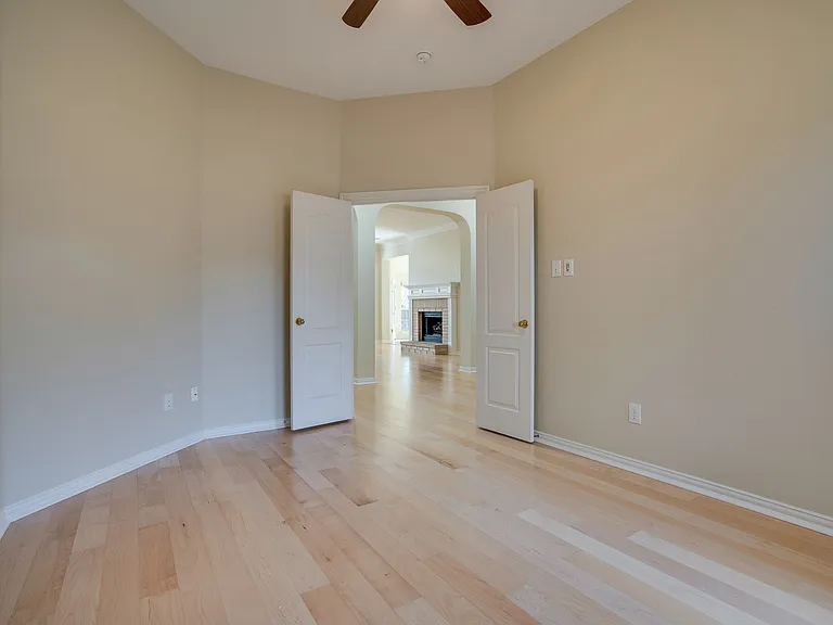 2724 Lakehollow Ln — Photo 25