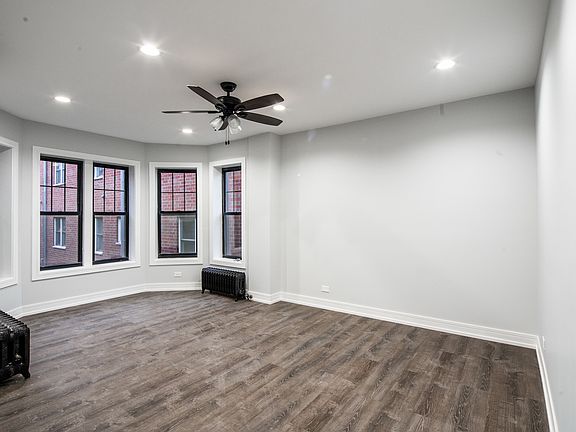 2nd image of 6100 N Winthrop Ave #6115