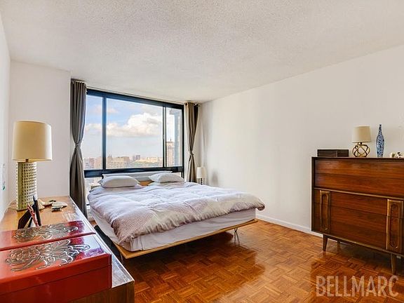 5th image of 1 Columbus Pl APT N41f