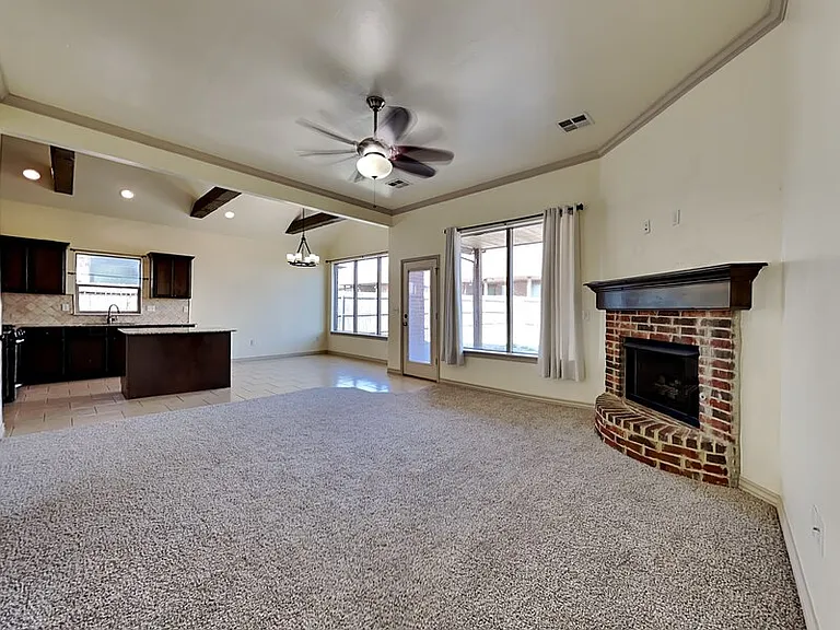 20611 Frontier Pl — Photo 4