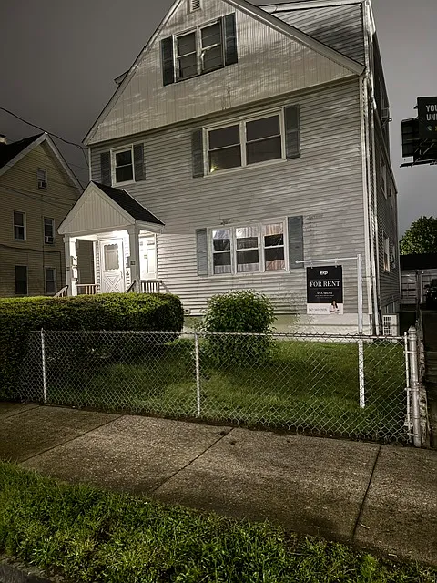 148 French St #2