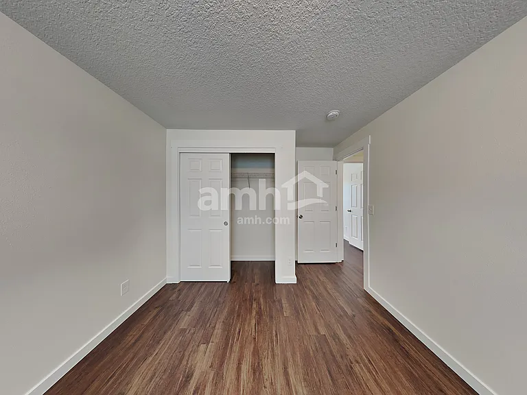286 W 14th St — Photo 18