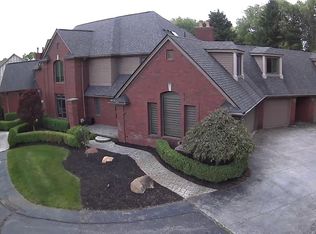 1476 Highpoint Ct, Rochester, MI 48306