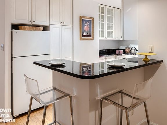3rd image of 159 Madison Ave APT 7B