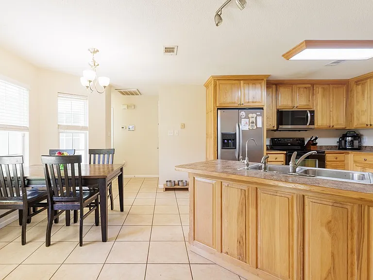 4223 Conway Cir — Photo 4