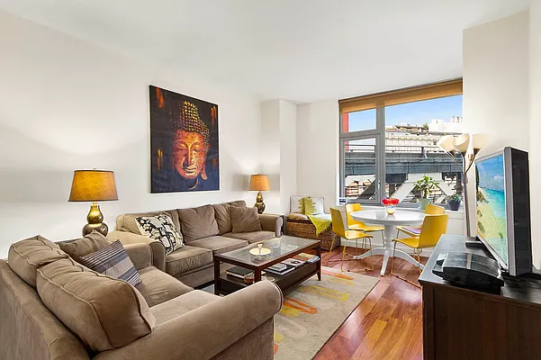 Rented by Douglas Elliman | media 19